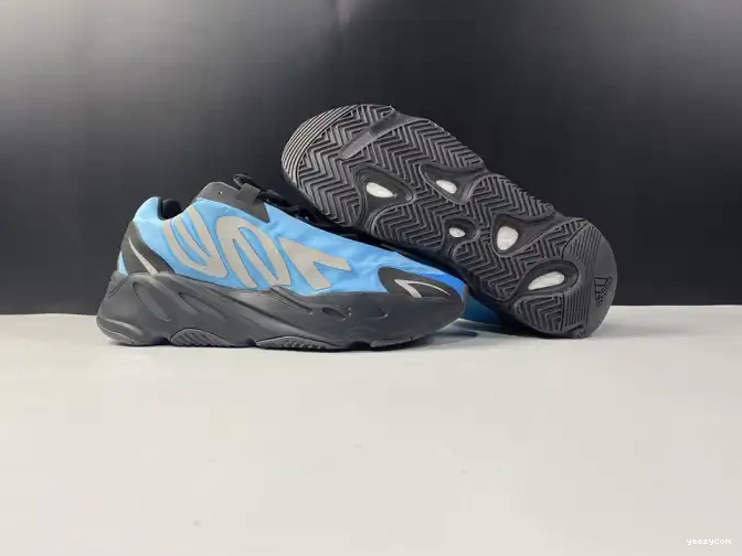 'Bright Boost GZ3079 MNVN Yeezy Cyan' 700 ADIDAS 0428